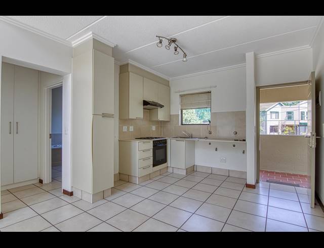 1 BEDROOM APARTMENT FOR SALE IN BRYANSTON
